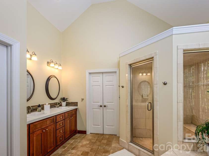 15610 Deerhaven Court, Davidson, NC 28036.  MLS# CAR4364460, YatesRealty ID 21124. 