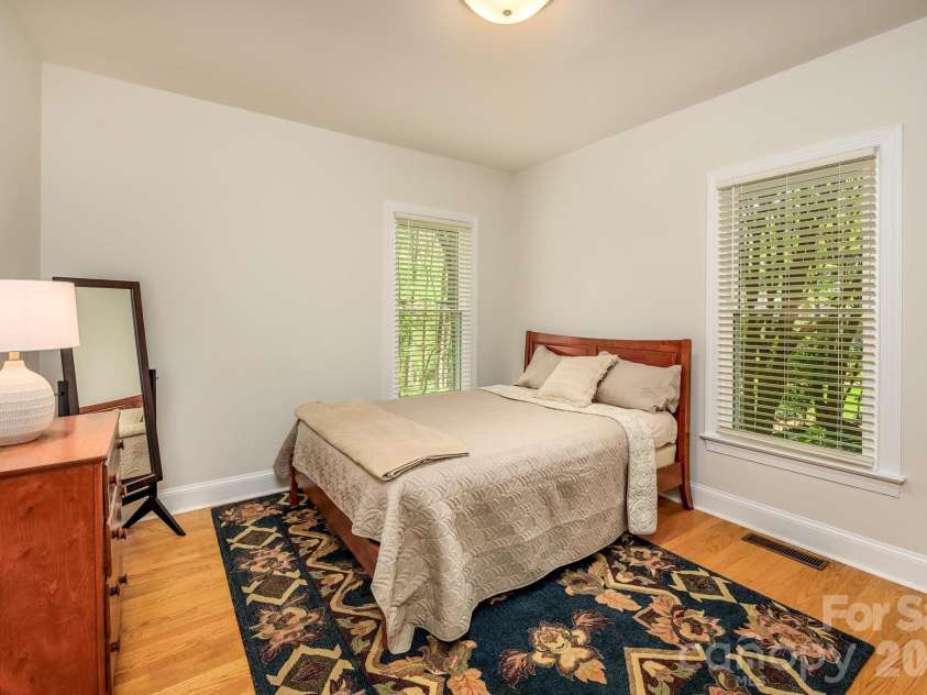 15610 Deerhaven Court, Davidson, NC 28036.  MLS# CAR4364460, YatesRealty ID 21124. 