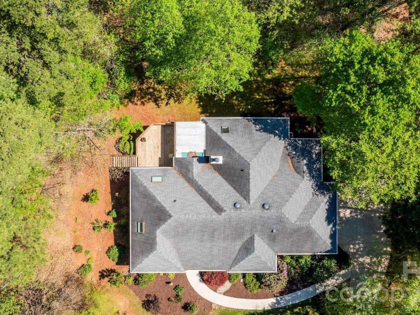 15610 Deerhaven Court, Davidson, NC 28036.  MLS# CAR4364460, YatesRealty ID 21124. 