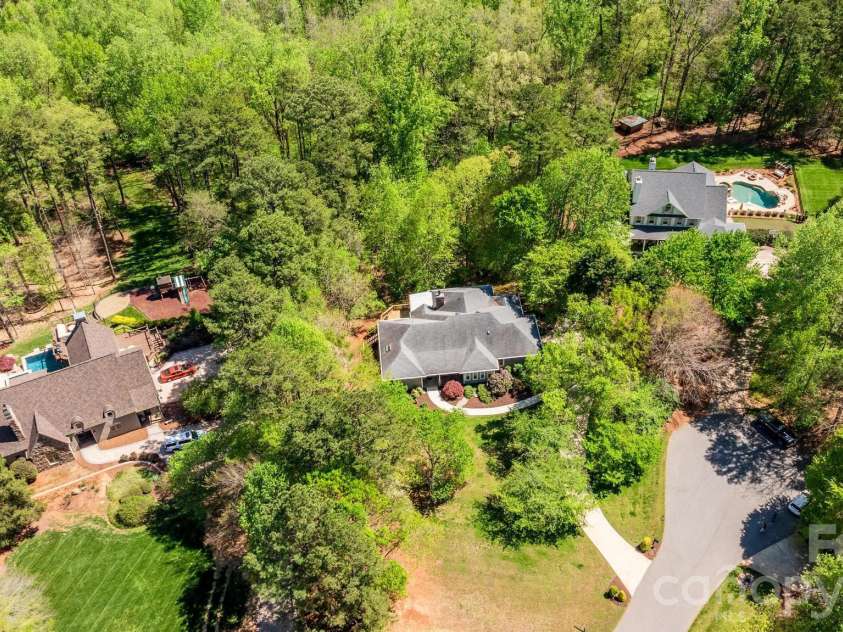 15610 Deerhaven Court, Davidson, NC 28036.  MLS# CAR4364460, YatesRealty ID 21124. 