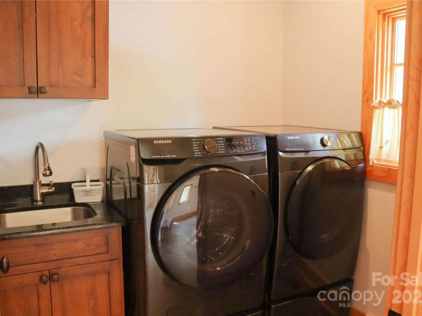 2839 Catawba Falls Parkway, Black Mountain, NC 28711.  MLS# CAR4273331, YatesRealty ID 21124. Laundry on main