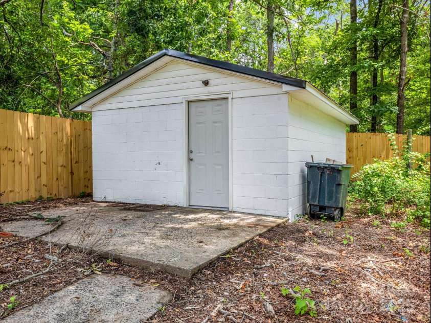 111 Wolfe Road, Shelby, NC 28152.  MLS# CAR4268878, YatesRealty ID 21126. 