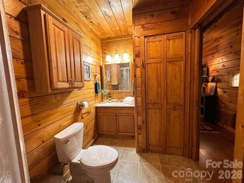 548 Bear Cub Drive, Spruce Pine, NC 28777.  MLS# CAR4426494, YatesRealty ID 21127. 