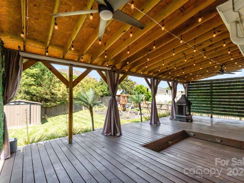 11109 Amur Court, Charlotte, NC 28262.  MLS# CAR4254814, YatesRealty ID 21128. 