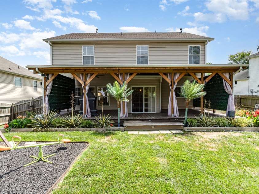 11109 Amur Court, Charlotte, NC 28262.  MLS# CAR4254814, YatesRealty ID 21128. 