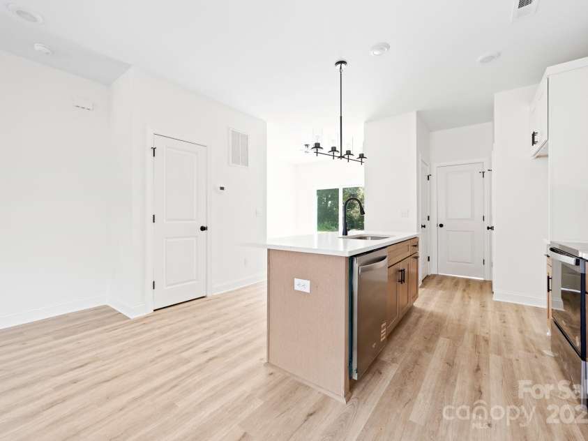 413 Jose Street, Shelby, NC 28150.  MLS# CAR4255548, YatesRealty ID 21129. 