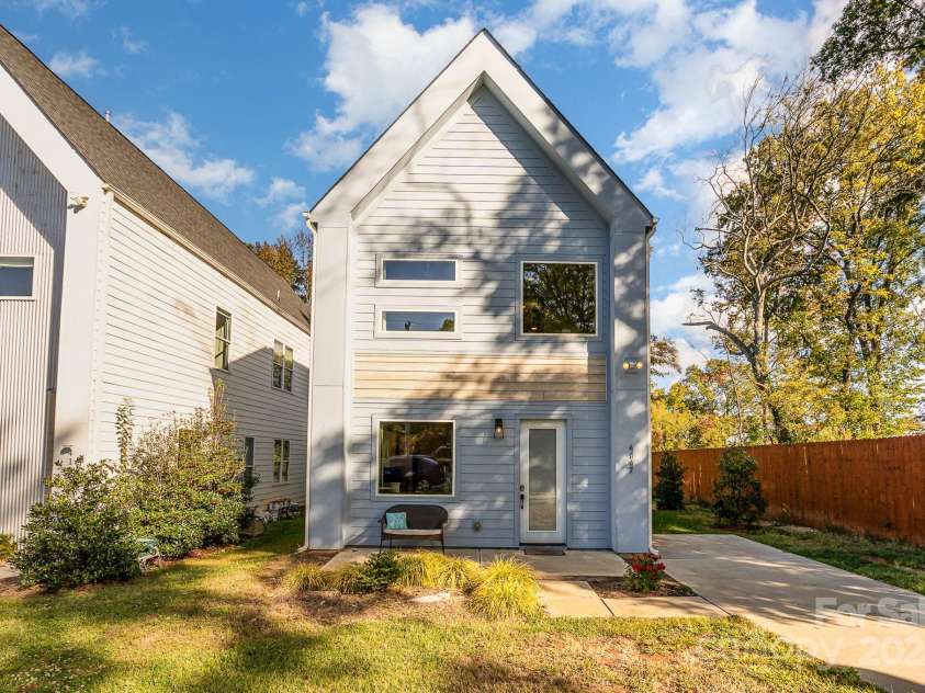 4147 Merlane Drive, Charlotte, NC 28206.  MLS# CAR4198756, YatesRealty ID 2113. 