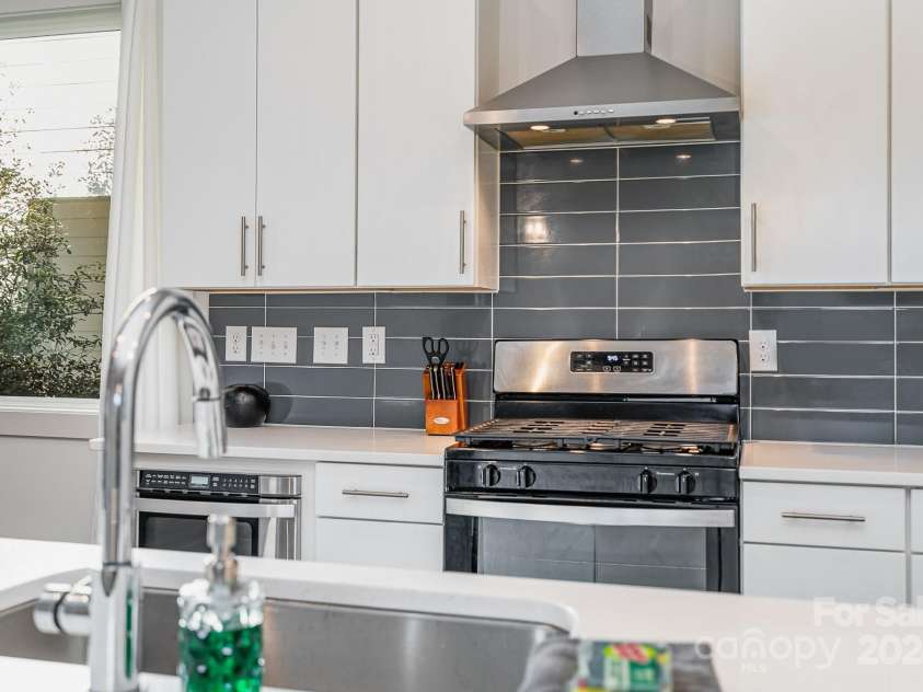 4147 Merlane Drive, Charlotte, NC 28206.  MLS# CAR4198756, YatesRealty ID 2113. 