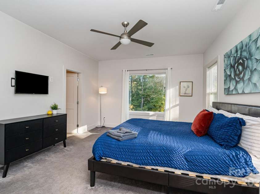 4147 Merlane Drive, Charlotte, NC 28206.  MLS# CAR4198756, YatesRealty ID 2113. 