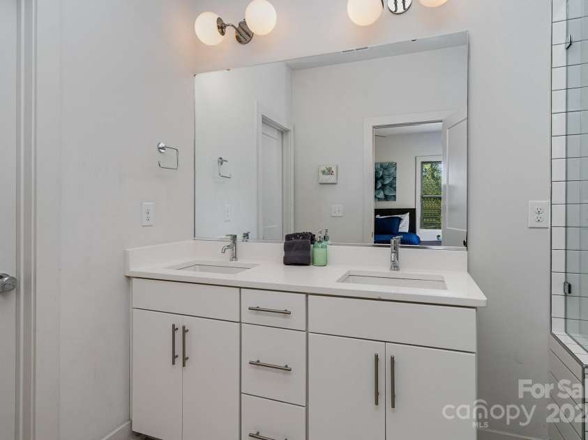 4147 Merlane Drive, Charlotte, NC 28206.  MLS# CAR4198756, YatesRealty ID 2113. 