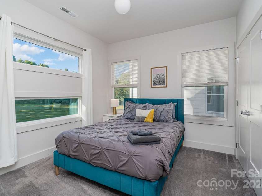 4147 Merlane Drive, Charlotte, NC 28206.  MLS# CAR4198756, YatesRealty ID 2113. 