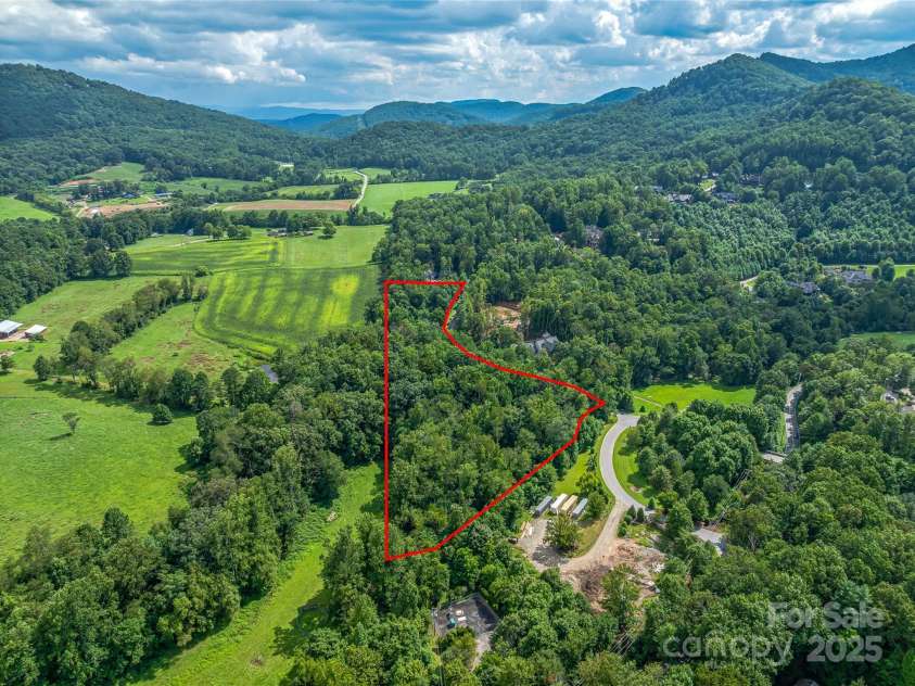 644 Walnut Valley Parkway, Arden, NC 28704.  MLS# CAR4327022, YatesRealty ID 2113. 