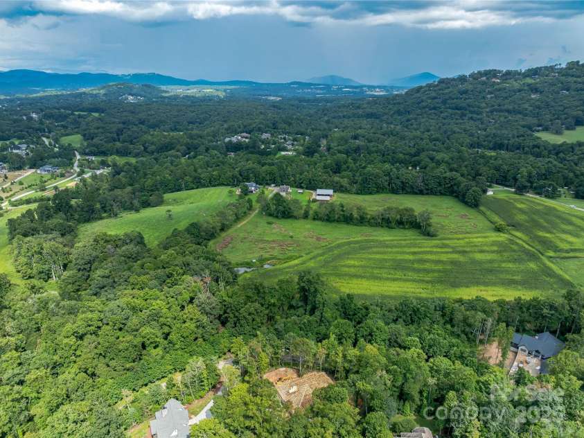 644 Walnut Valley Parkway, Arden, NC 28704.  MLS# CAR4327022, YatesRealty ID 2113. 