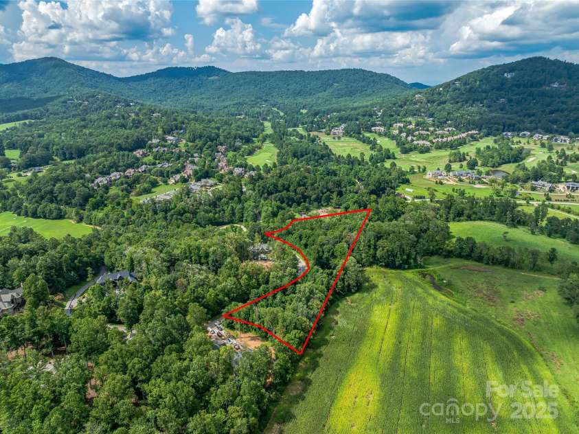 644 Walnut Valley Parkway, Arden, NC 28704.  MLS# CAR4327022, YatesRealty ID 2113. 