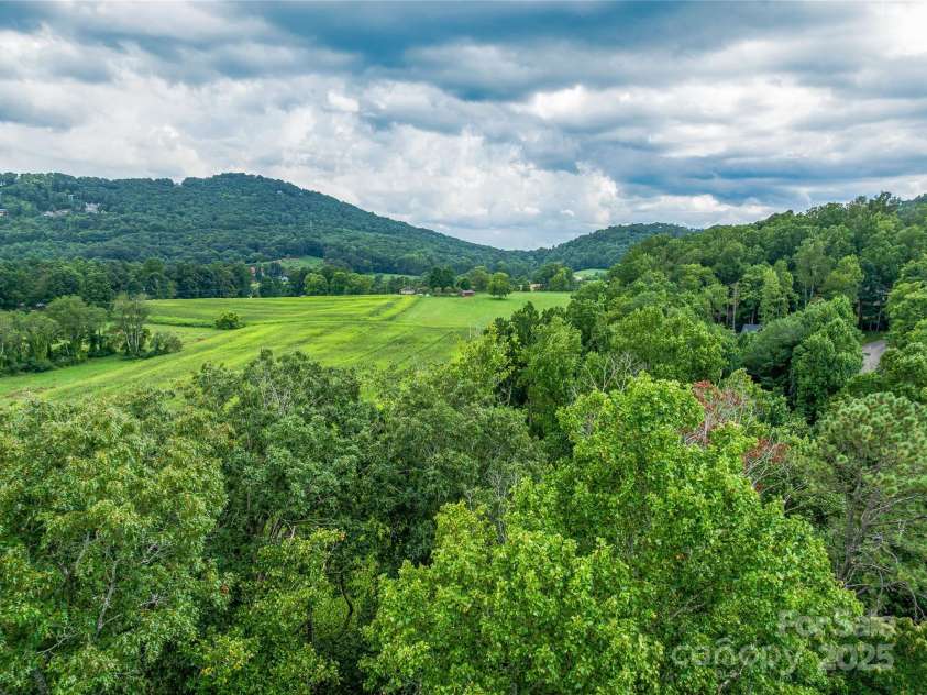644 Walnut Valley Parkway, Arden, NC 28704.  MLS# CAR4327022, YatesRealty ID 2113. 
