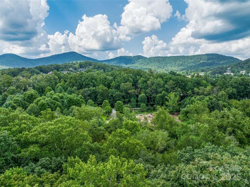644 Walnut Valley Parkway, Arden, NC 28704.  MLS# CAR4327022, YatesRealty ID 2113. 