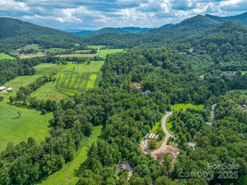 644 Walnut Valley Parkway, Arden, NC 28704.  MLS# CAR4327022, YatesRealty ID 2113. 