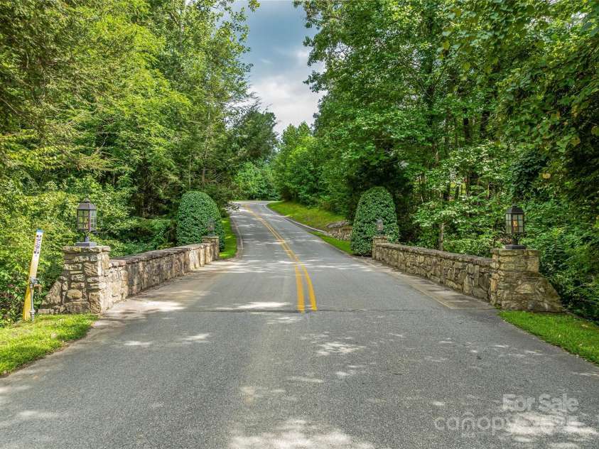 644 Walnut Valley Parkway, Arden, NC 28704.  MLS# CAR4327022, YatesRealty ID 2113. 