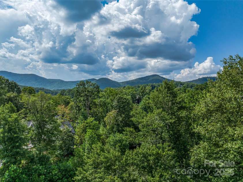 644 Walnut Valley Parkway, Arden, NC 28704.  MLS# CAR4327022, YatesRealty ID 2113. 