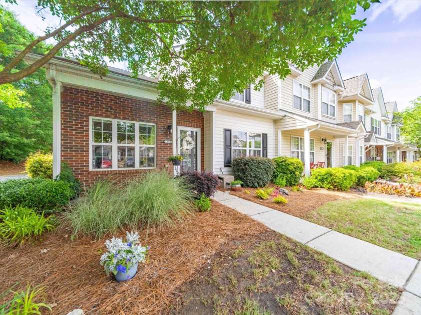 3446 Broadwick Street, Charlotte, NC 28213.  MLS# CAR4259337, YatesRealty ID 21130. 
