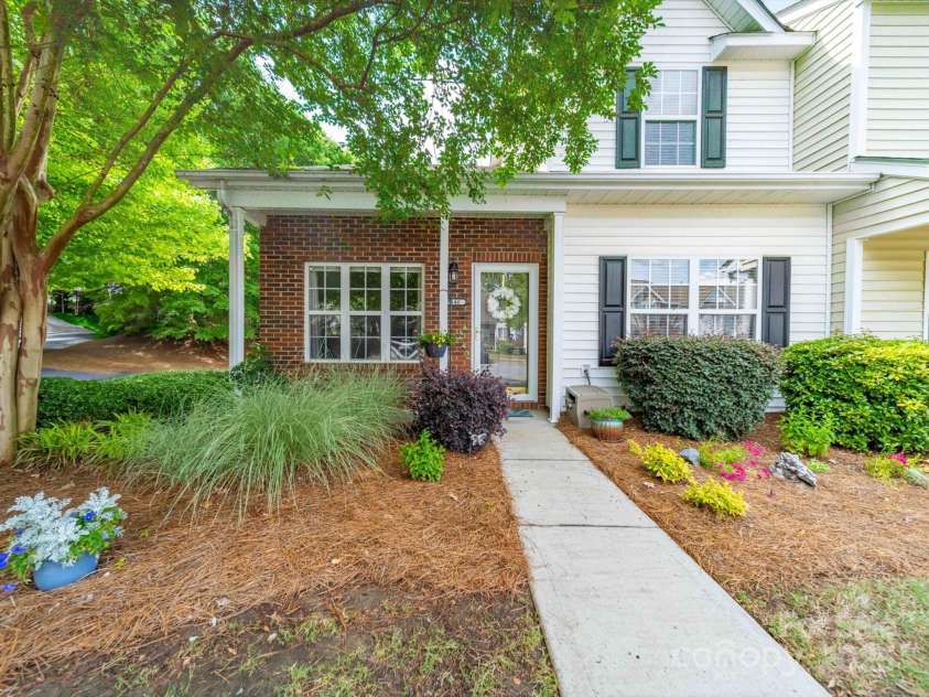 3446 Broadwick Street, Charlotte, NC 28213.  MLS# CAR4259337, YatesRealty ID 21130. 