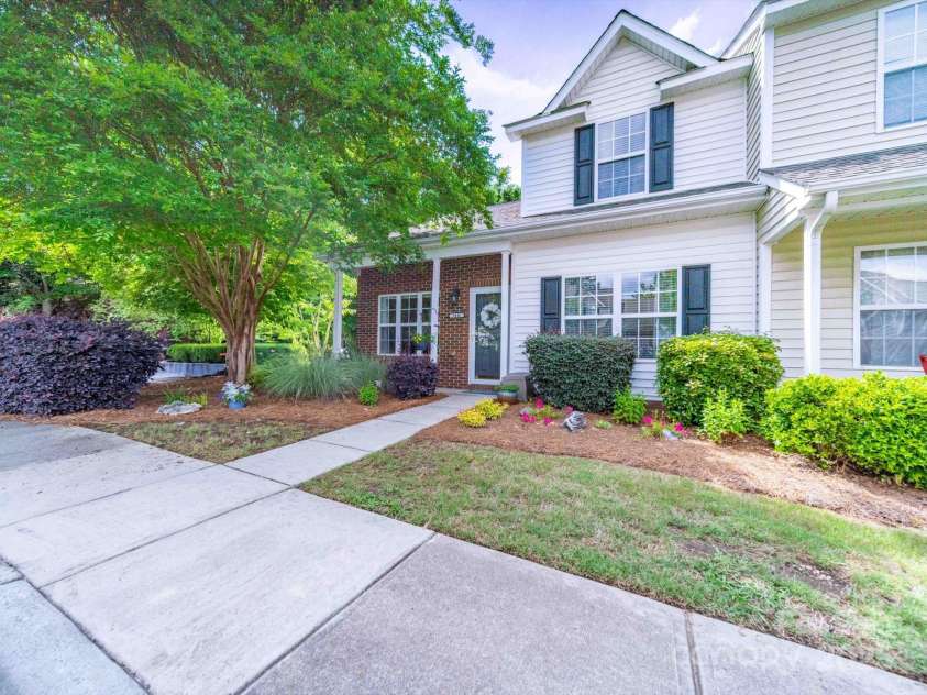 3446 Broadwick Street, Charlotte, NC 28213.  MLS# CAR4259337, YatesRealty ID 21130. 