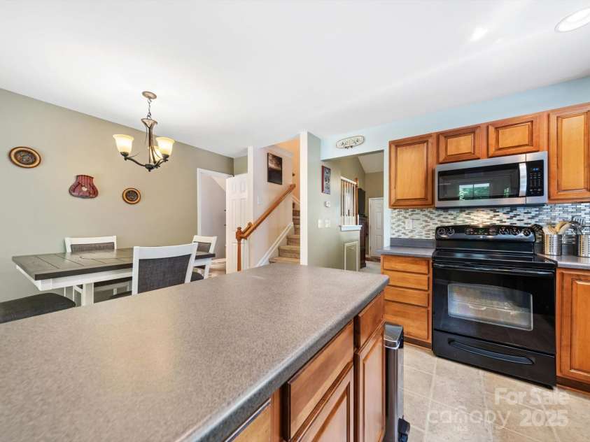 3446 Broadwick Street, Charlotte, NC 28213.  MLS# CAR4259337, YatesRealty ID 21130. 