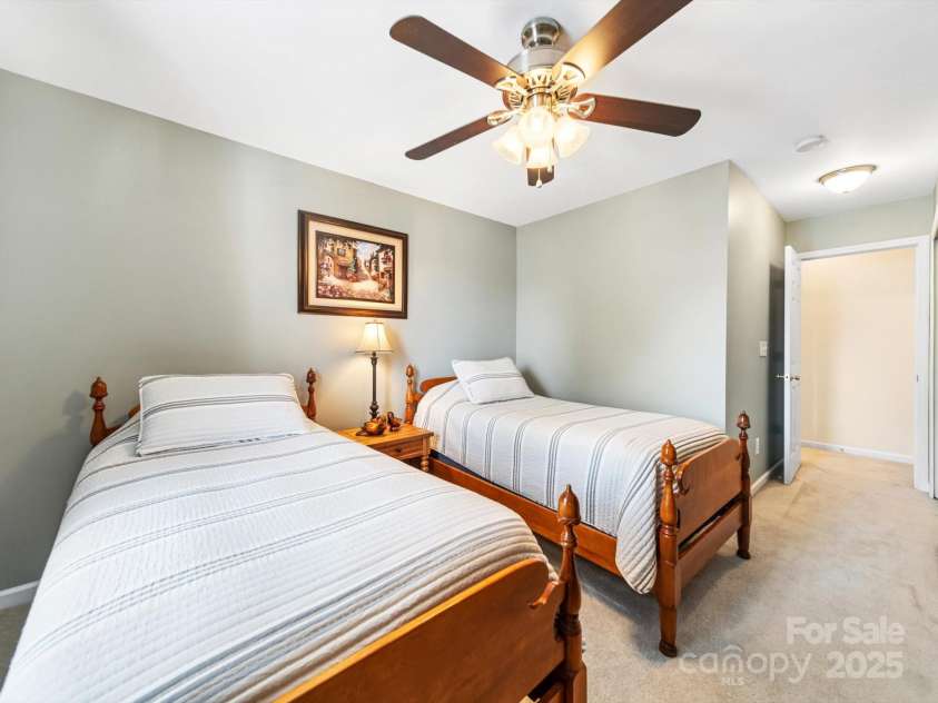 3446 Broadwick Street, Charlotte, NC 28213.  MLS# CAR4259337, YatesRealty ID 21130. 