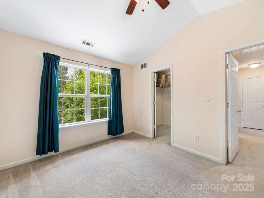 3446 Broadwick Street, Charlotte, NC 28213.  MLS# CAR4259337, YatesRealty ID 21130. 