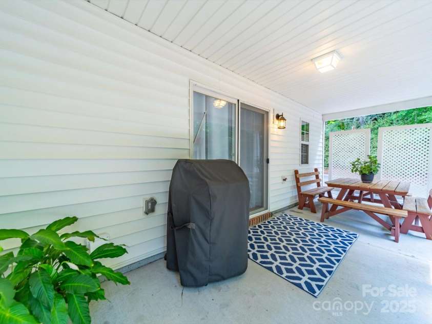3446 Broadwick Street, Charlotte, NC 28213.  MLS# CAR4259337, YatesRealty ID 21130. 
