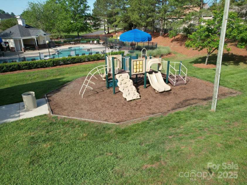 3446 Broadwick Street, Charlotte, NC 28213.  MLS# CAR4259337, YatesRealty ID 21130. 
