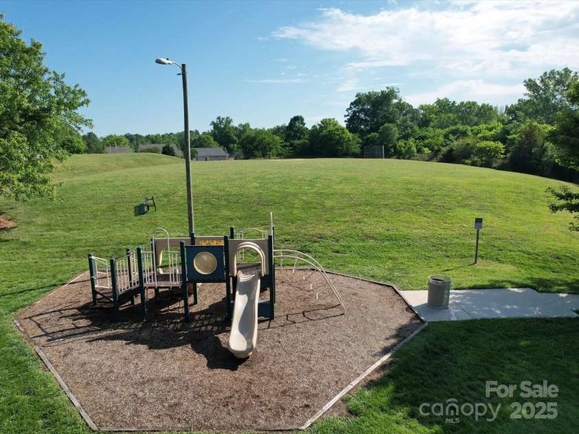3446 Broadwick Street, Charlotte, NC 28213.  MLS# CAR4259337, YatesRealty ID 21130. 