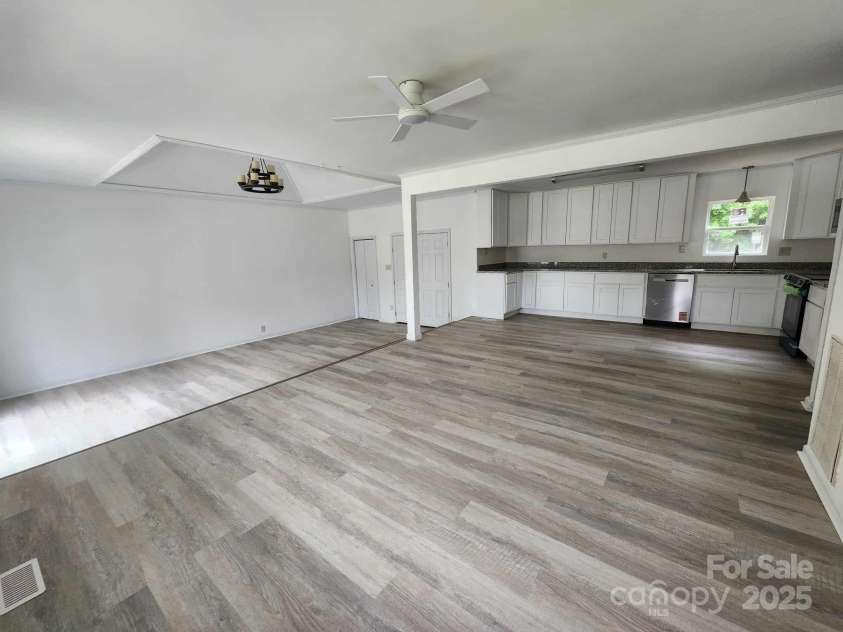 409 Martin Luther King Jr Avenue, Salisbury, NC 28144.  MLS# CAR4253859, YatesRealty ID 21131. 