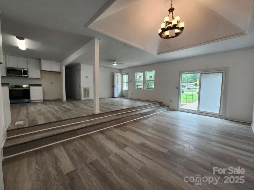 409 Martin Luther King Jr Avenue, Salisbury, NC 28144.  MLS# CAR4253859, YatesRealty ID 21131. 