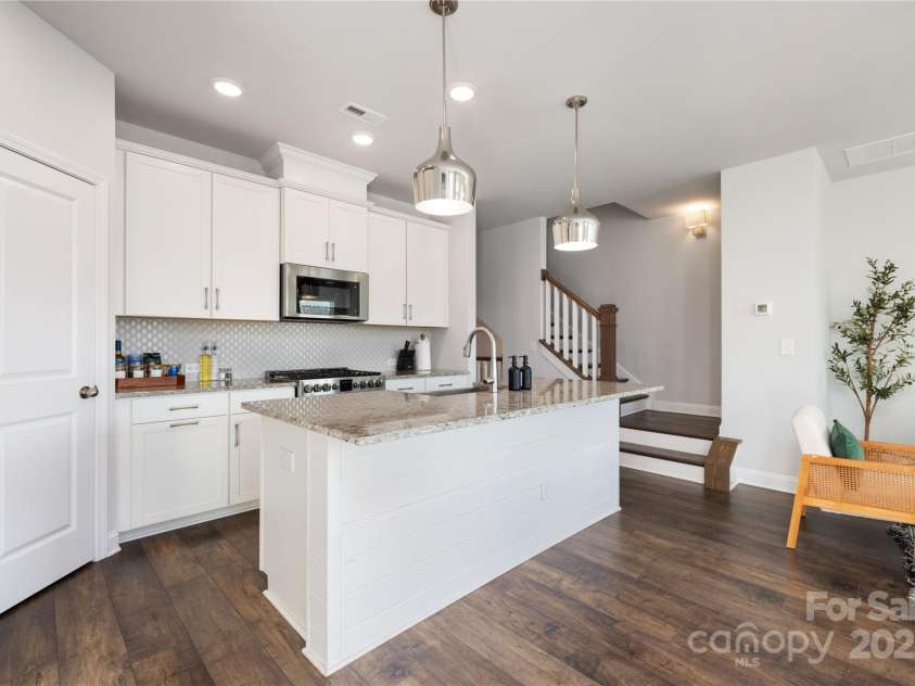 1428 Winding Stream Road, Charlotte, NC 28206.  MLS# CAR4267472, YatesRealty ID 21132. 