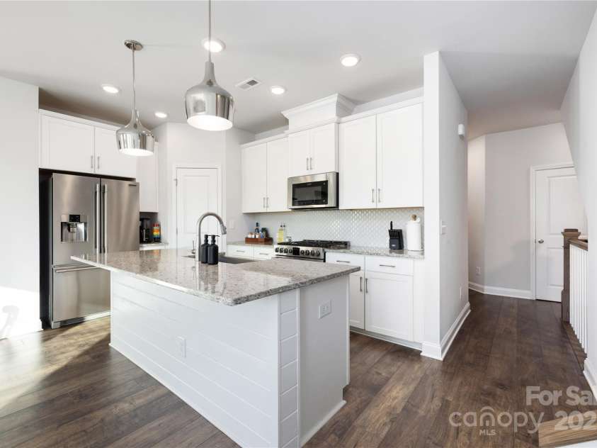 1428 Winding Stream Road, Charlotte, NC 28206.  MLS# CAR4267472, YatesRealty ID 21132. 