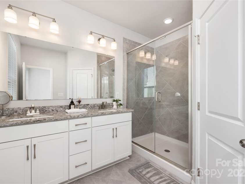 1428 Winding Stream Road, Charlotte, NC 28206.  MLS# CAR4267472, YatesRealty ID 21132. 