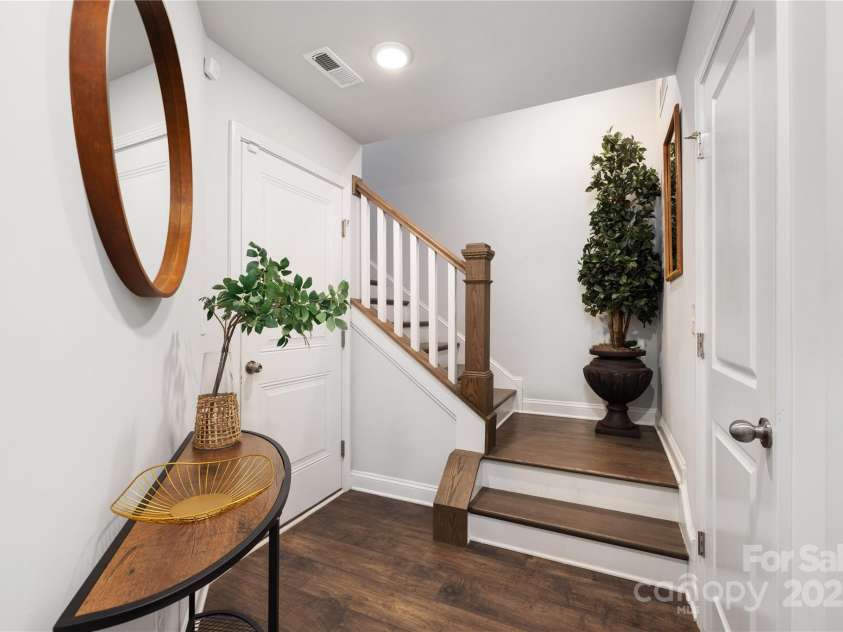 1428 Winding Stream Road, Charlotte, NC 28206.  MLS# CAR4267472, YatesRealty ID 21132. 