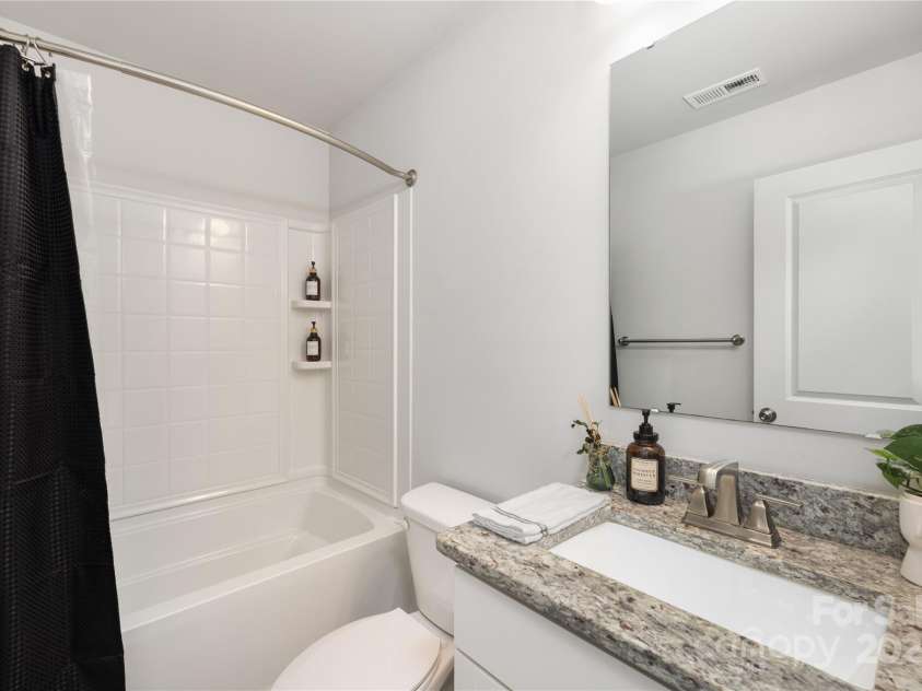 1428 Winding Stream Road, Charlotte, NC 28206.  MLS# CAR4267472, YatesRealty ID 21132. 