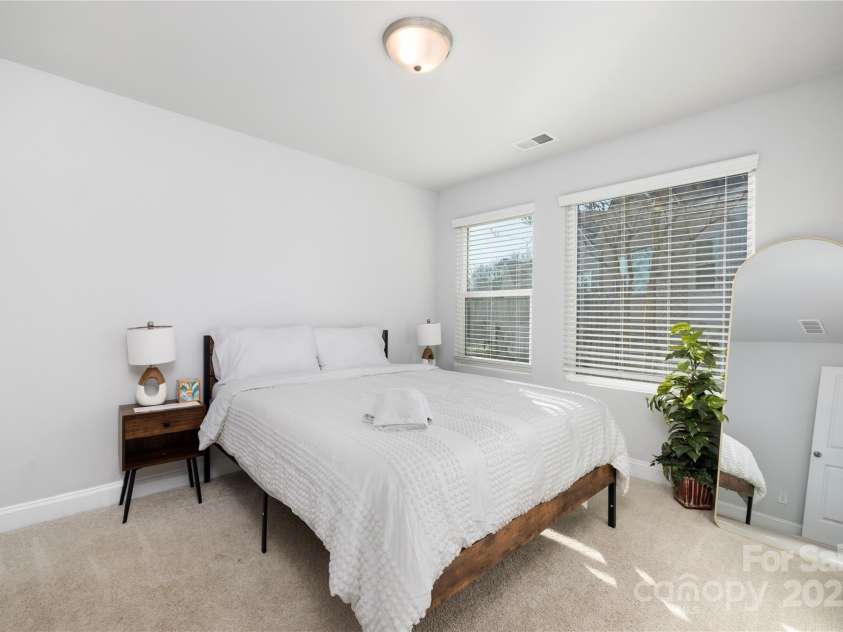 1428 Winding Stream Road, Charlotte, NC 28206.  MLS# CAR4267472, YatesRealty ID 21132. 