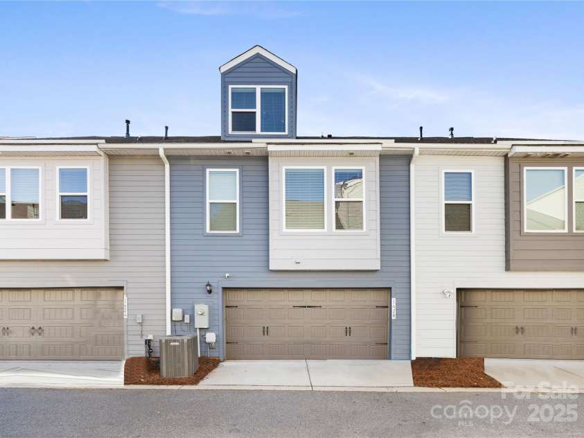 1428 Winding Stream Road, Charlotte, NC 28206.  MLS# CAR4267472, YatesRealty ID 21132. 