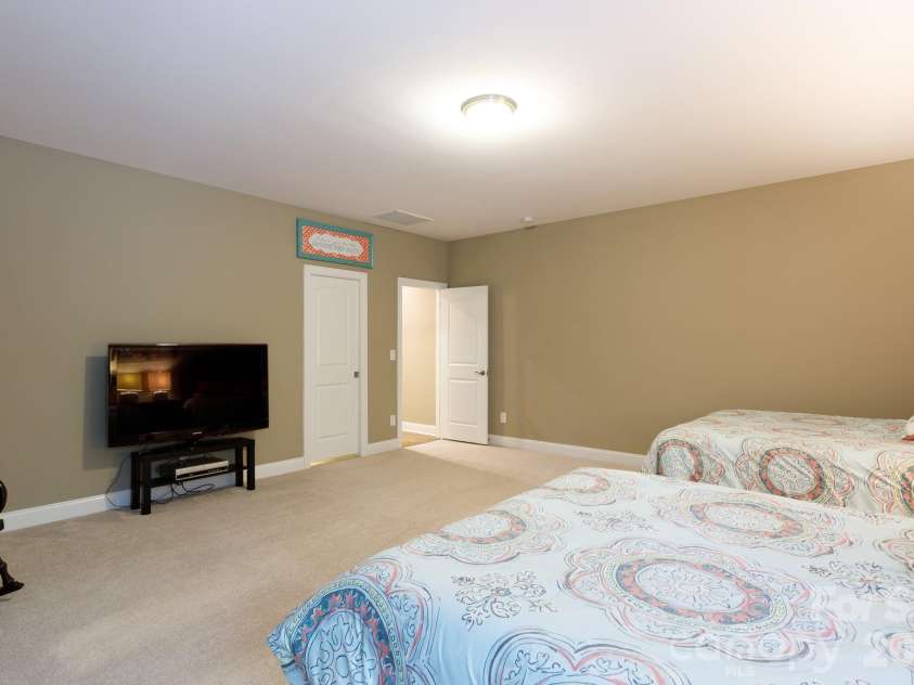 6704 Montgomery Road, Lake Wylie, SC 29710.  MLS# CAR4371069, YatesRealty ID 21132. 