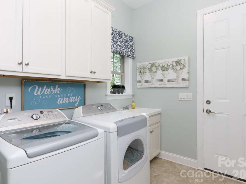 6704 Montgomery Road, Lake Wylie, SC 29710.  MLS# CAR4371069, YatesRealty ID 21132. 
