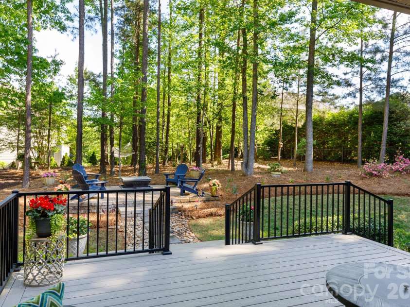 6704 Montgomery Road, Lake Wylie, SC 29710.  MLS# CAR4371069, YatesRealty ID 21132. 