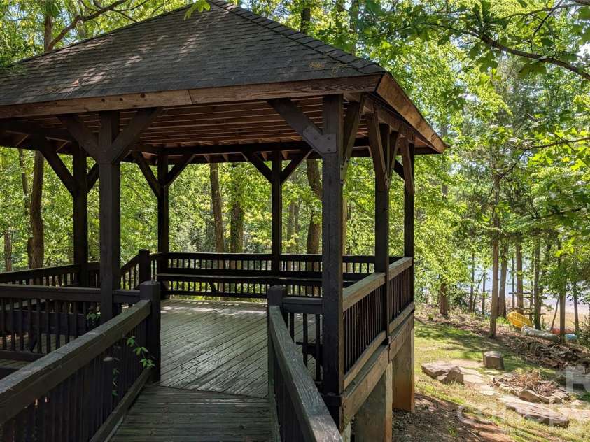 6704 Montgomery Road, Lake Wylie, SC 29710.  MLS# CAR4371069, YatesRealty ID 21132. 