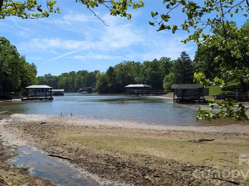 6704 Montgomery Road, Lake Wylie, SC 29710.  MLS# CAR4371069, YatesRealty ID 21132. 