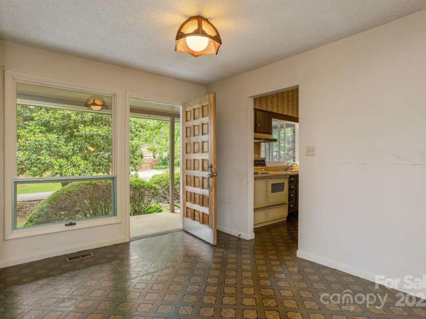 6 Hudson Lane, Fletcher, NC 28732.  MLS# CAR4249808, YatesRealty ID 21133. 