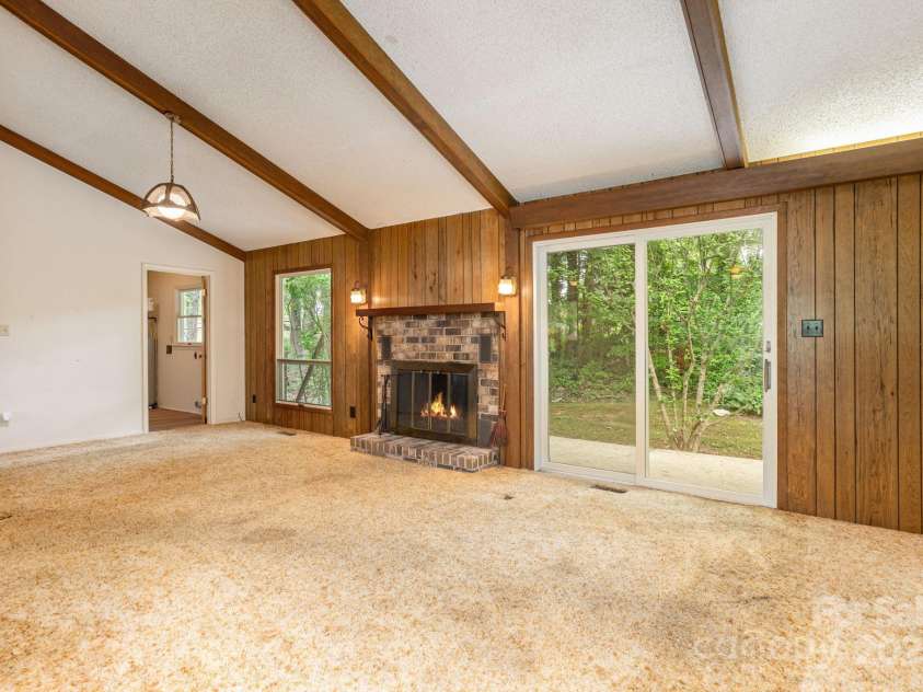 6 Hudson Lane, Fletcher, NC 28732.  MLS# CAR4249808, YatesRealty ID 21133. 