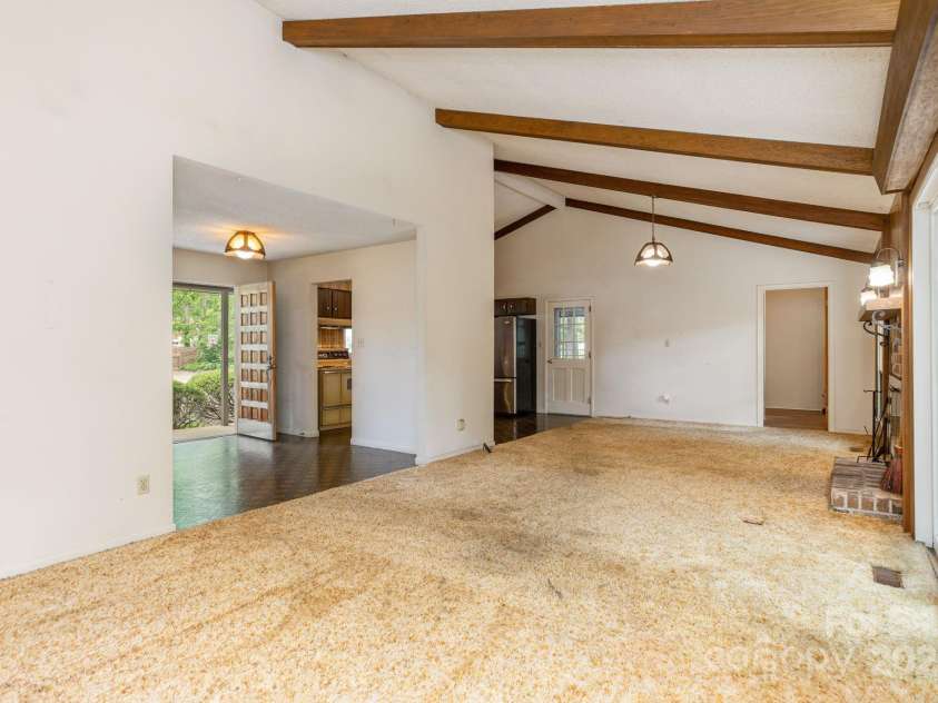 6 Hudson Lane, Fletcher, NC 28732.  MLS# CAR4249808, YatesRealty ID 21133. 