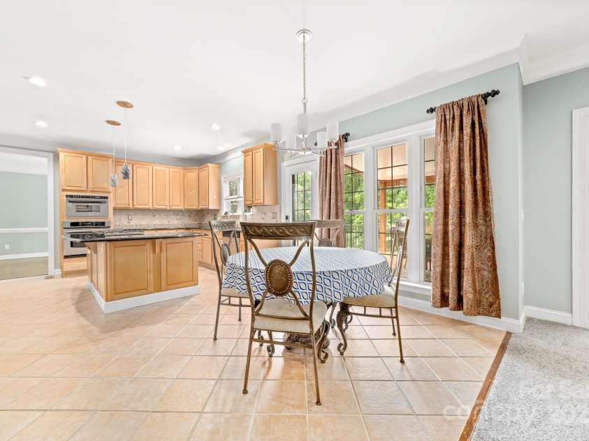 12002 Cobham Court, Huntersville, NC 28078.  MLS# CAR4269076, YatesRealty ID 21134. Additional dining area in the kitchen